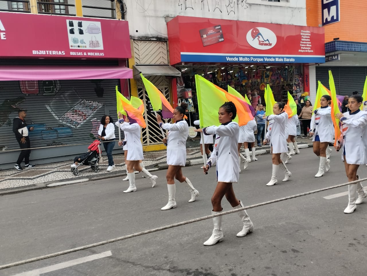 Banda da Fundhas desfila em Santa Isabel